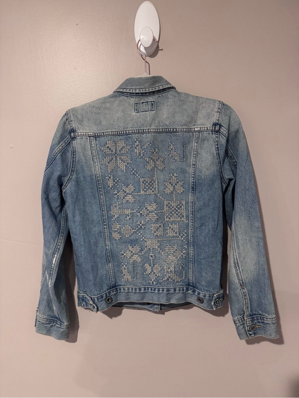 Lucky Brand Denim Trucker Jean Jacket Embroidered  Distressed Cotton S - Picture 2 of 8